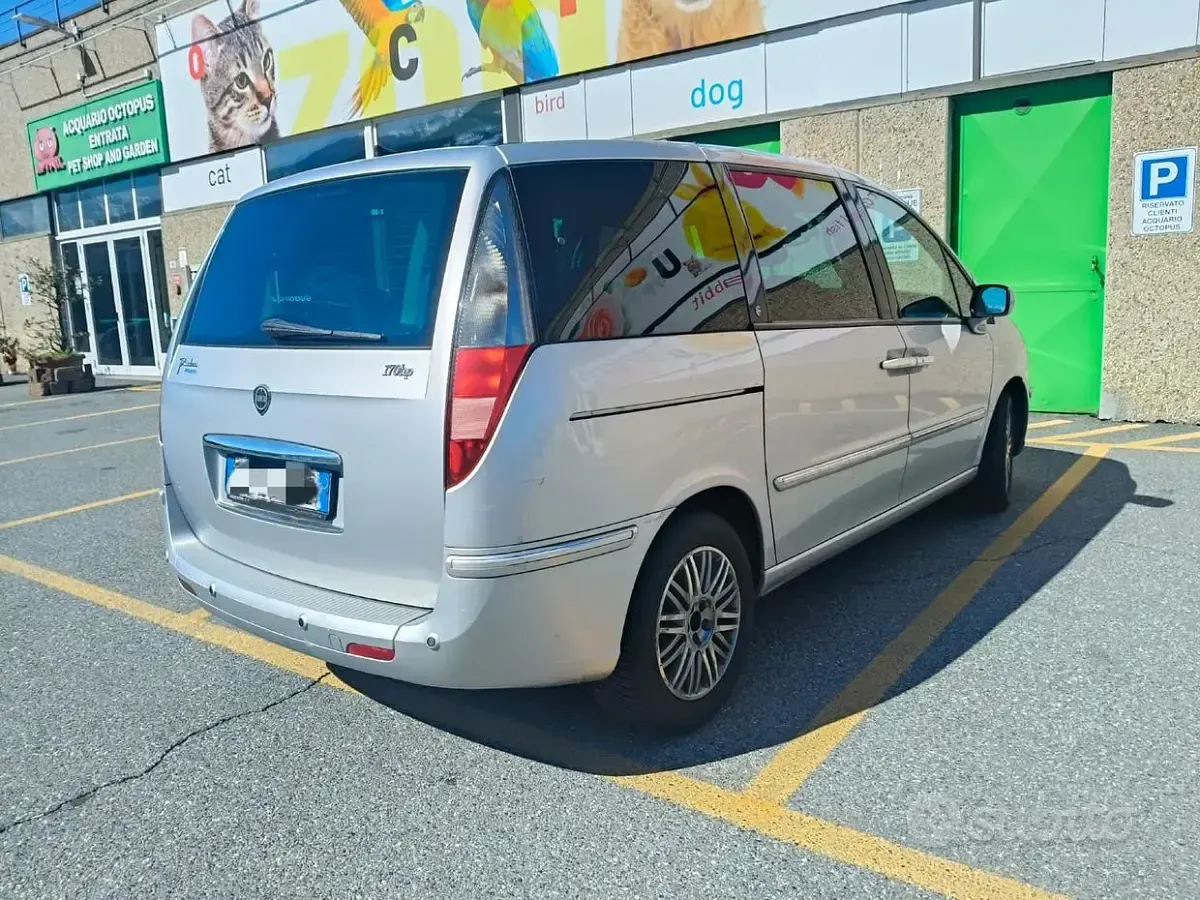 Usata Lancia Phedra 107 CV (78 kW) 2008 Grigio Monovolume