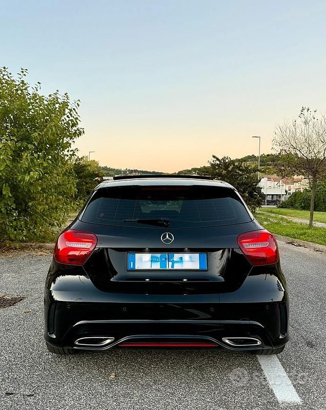 Usata Mercedes A250 218 CV (160 kW) 2016 Nero Berlina