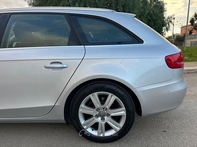 Usado Audi A4 170 CV (125 kW) 2010 Plateado Familiar