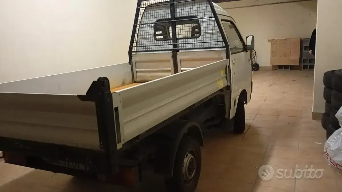 Usata Piaggio Porter 65 CV (47 kW) 2006 Bianco Pick-up