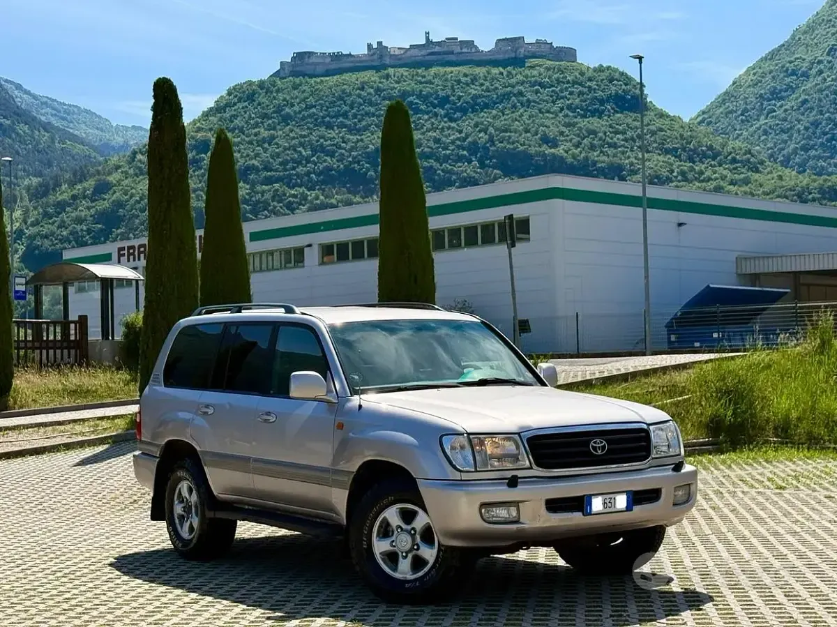 Second-hand Toyota Land Cruiser 204 CP (150 kW) 1999 SUV