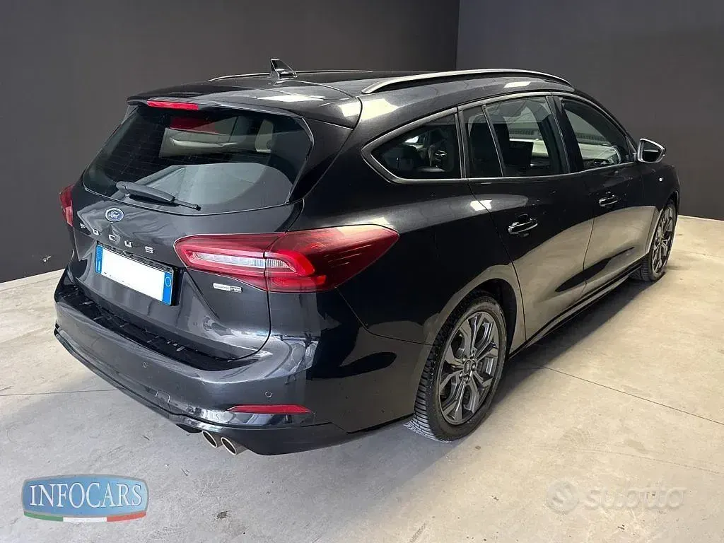 Usata Ford Focus ST-Line 155 CV (114 kW) 2023 Nero Station wagon