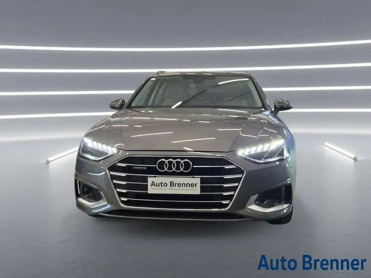 Usata Audi A4 Advanced 204 CV (150 kW) 2021 Grigio metallizzato Station wagon