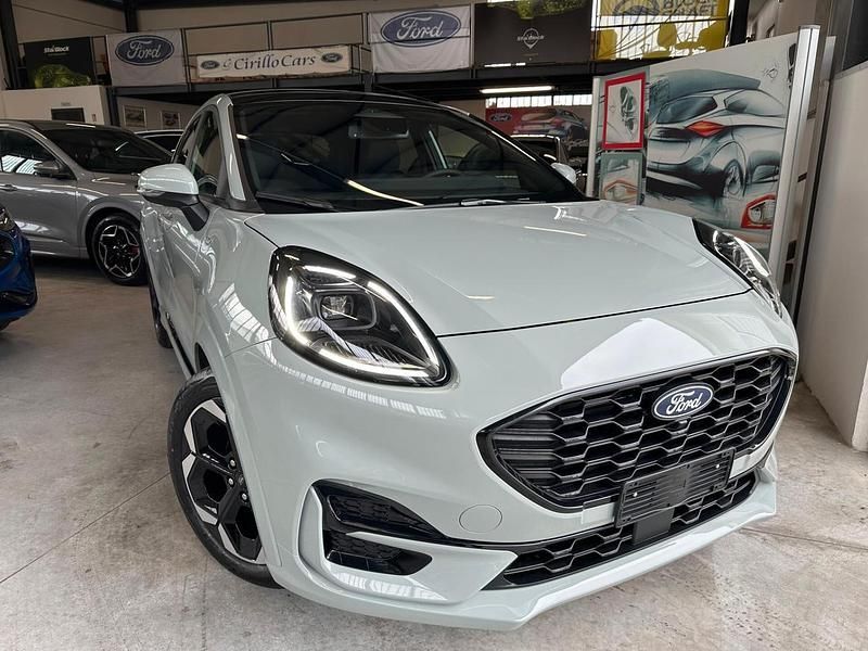 Grigio Nuova 2025 Ford Puma ST-Line X Tre volumi | 26.600 € (Cara) - Immagine 1/4