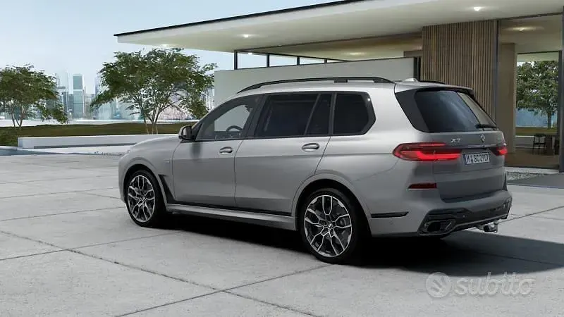 Nuova BMW X7 M Sport 340 CV (250 kW) 2026 Grigio SUV
