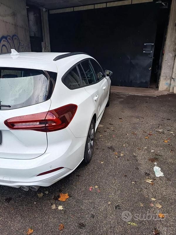 Usata Ford Focus 120 CV (88 kW) 2024 Bianco Berlina