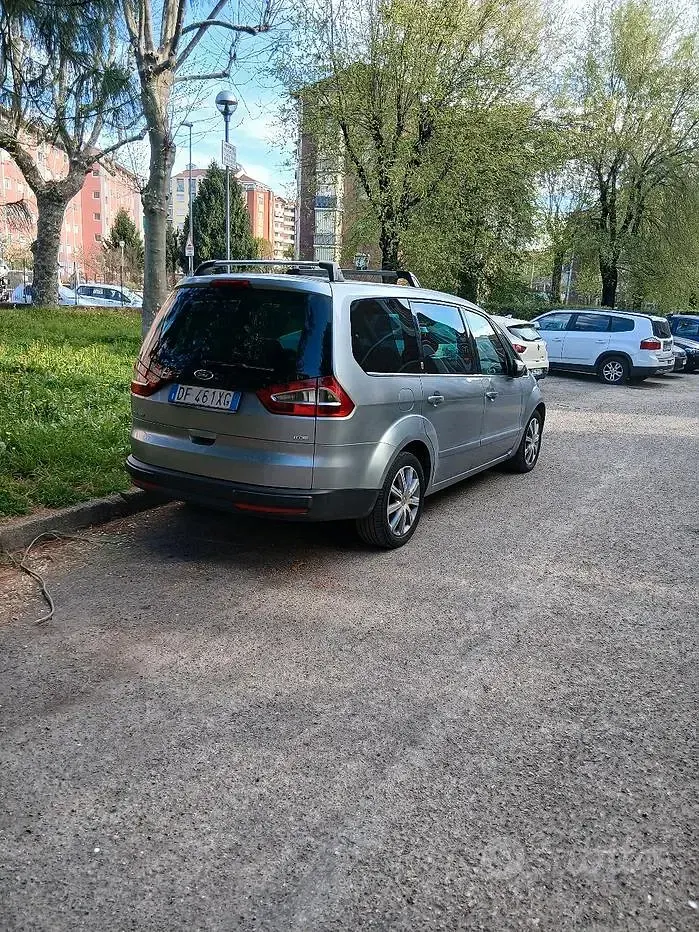 Usata Ford Galaxy 140 CV (102 kW) 2007 Grigio Monovolume