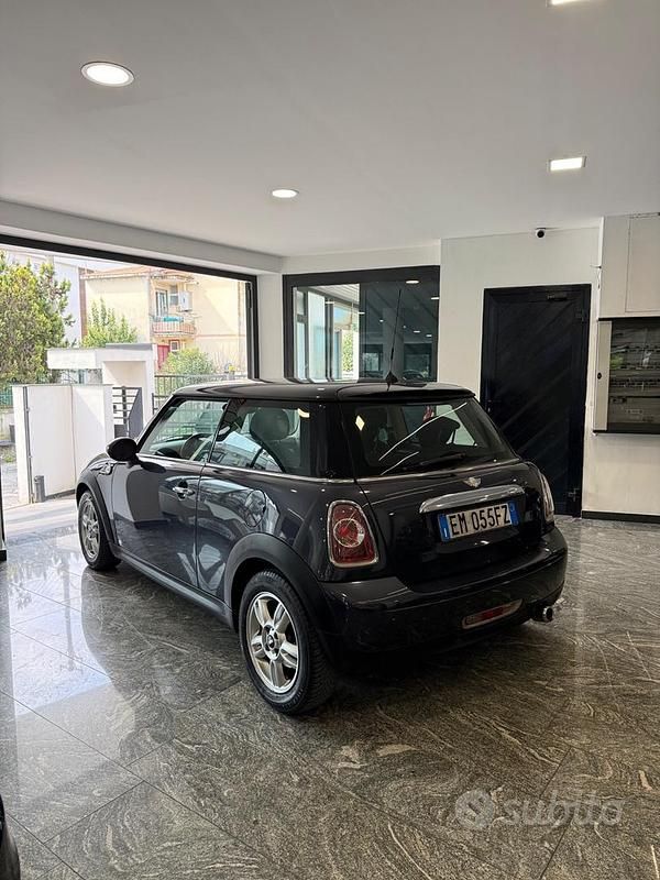 Usata Mini Cooper D 89 CV (65 kW) 2012 Grigio Utilitaria
