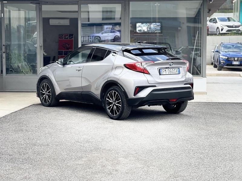 Usata Toyota C-HR 98 CV (72 kW) 2017 Grigio SUV
