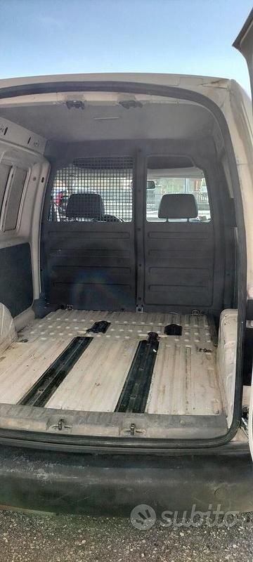 Usata VW Caddy 109 CV (80 kW) 2007 Bianco Monovolume