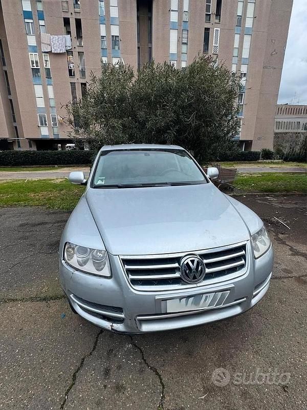 Usata VW Touareg 174 CV (127 kW) 2005 Grigio SUV