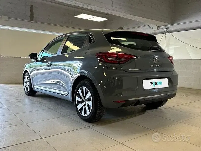 Usata Renault Clio V Life 101 CV (74 kW) 2020 Grigio Berlina