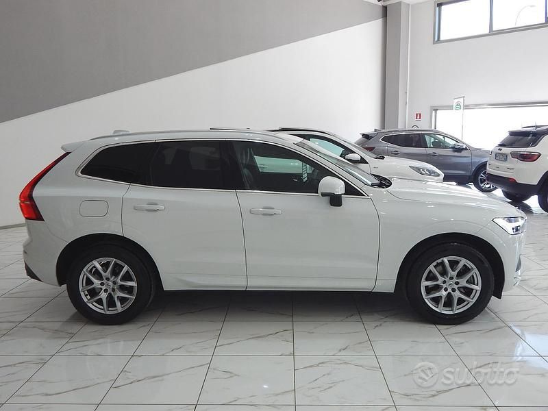 Usata Volvo XC60 Momentum 197 CV (144 kW) 2021 Bianco SUV