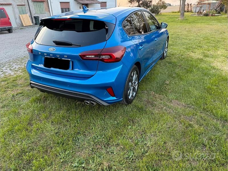 Usata Ford Focus ST-Line X 120 CV (88 kW) 2023 Blu Berlina