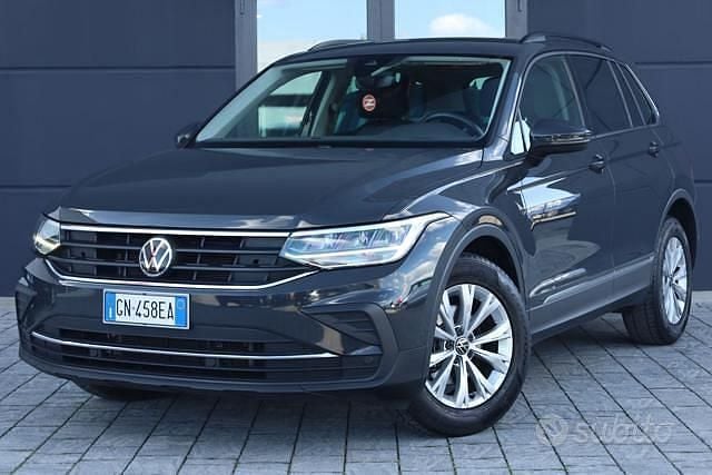 Gebraucht VW Tiguan Life 150 PS (110 kW) 2023 Grau SUV