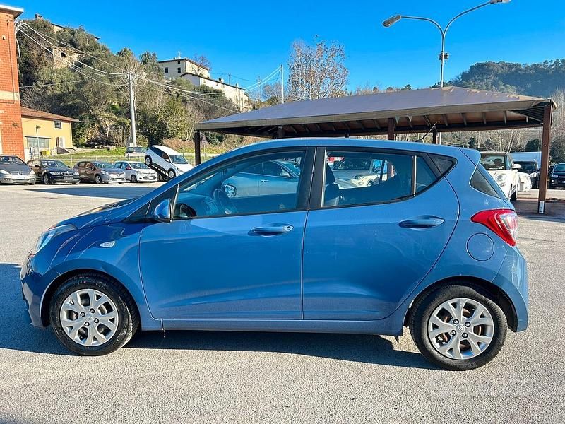 Usata Hyundai i10 69 CV (50 kW) 2015 Blu Utilitaria