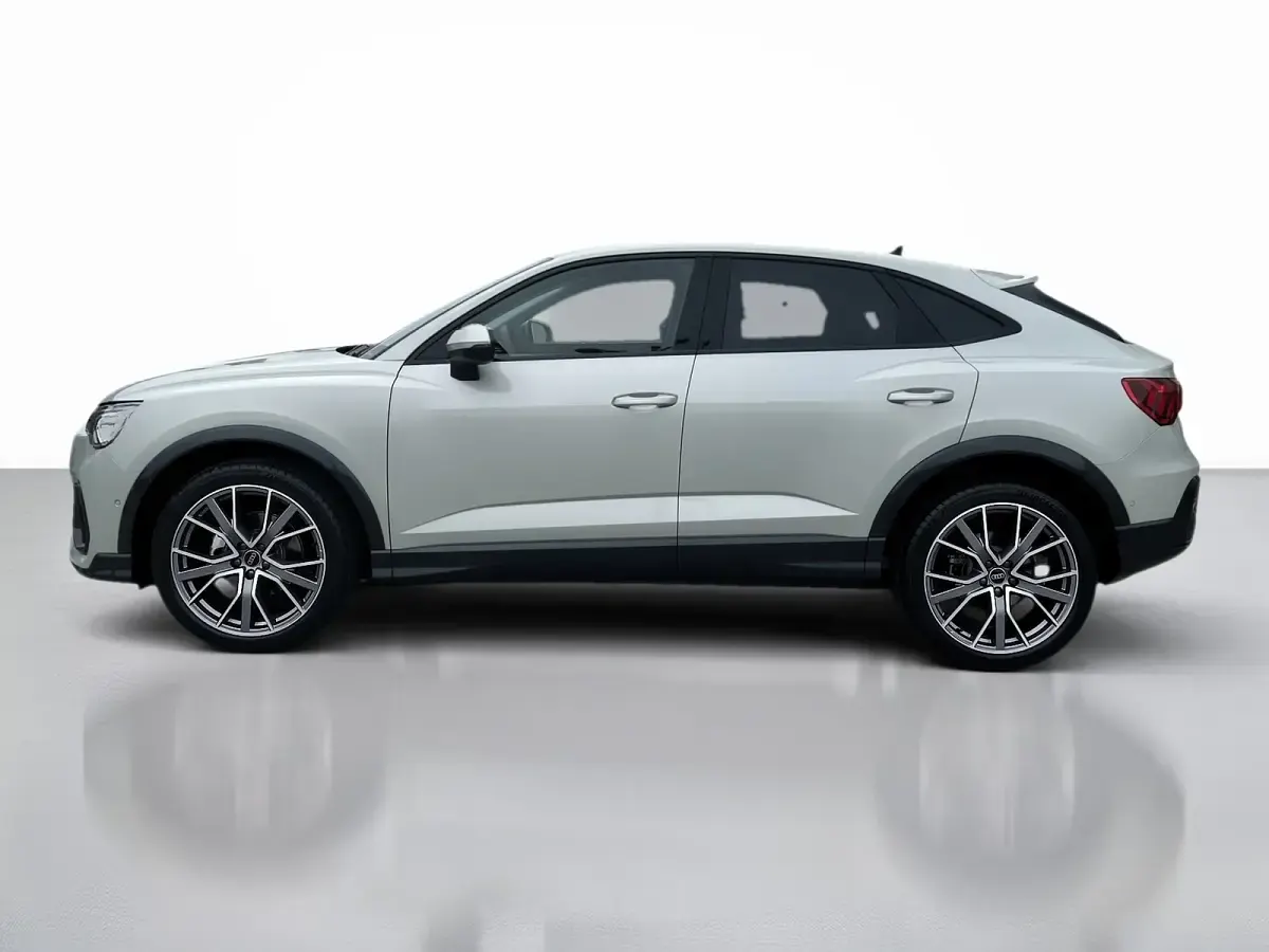 Nuova Audi Q3 Sportback Comfort 150 CV (110 kW) 2026 Argento cavo metallizzato SUV