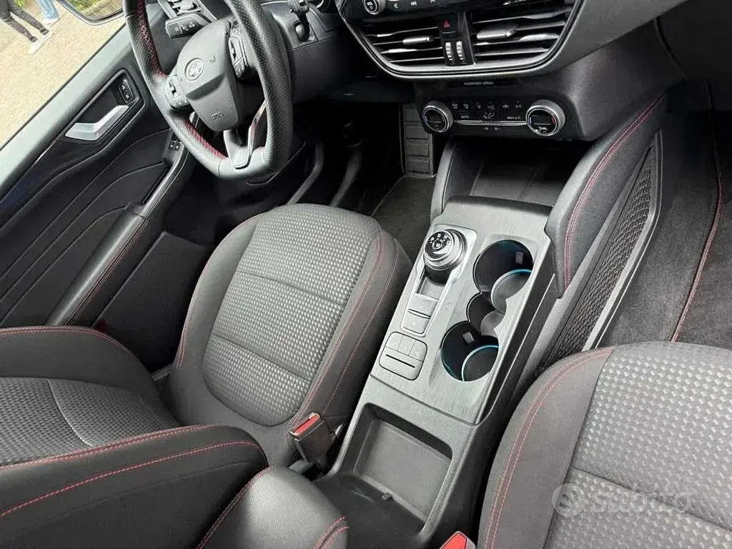 Usata Ford Kuga ST-Line 120 CV (88 kW) 2022 Grigio SUV