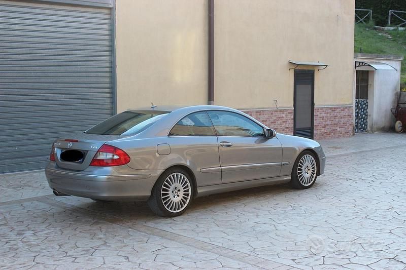 Occasion Mercedes CLK220 150 ch (110 kW) 2007 Coupé