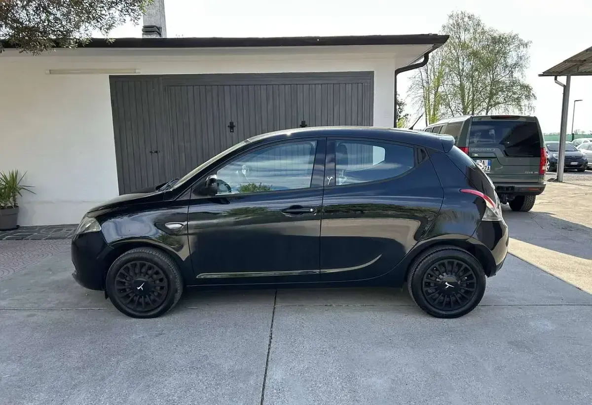 Usata Lancia Ypsilon S 95 CV (69 kW) 2015 Nero Utilitaria
