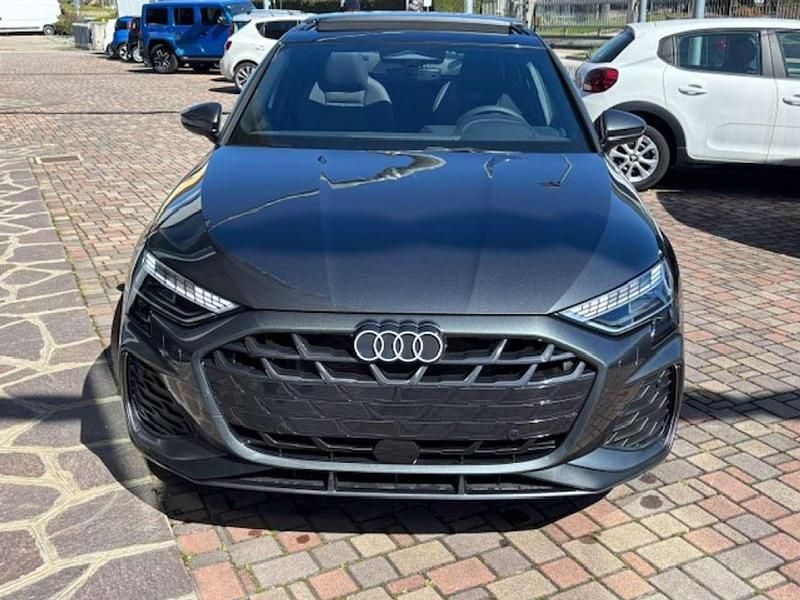 Nuova Audi A3 S-Line 150 CV (110 kW) 2025 Grigio scuro Berlina