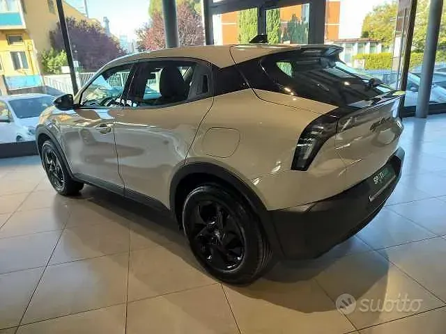 Käytetty Alfa Romeo Junior 136 HP (100 kW) 2025 Peessi Katumaasturi