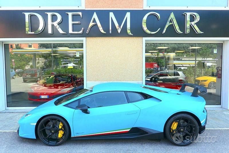 Usata Lamborghini Huracán 640 CV (470 kW) 2018 Azzurro pastello Coupé