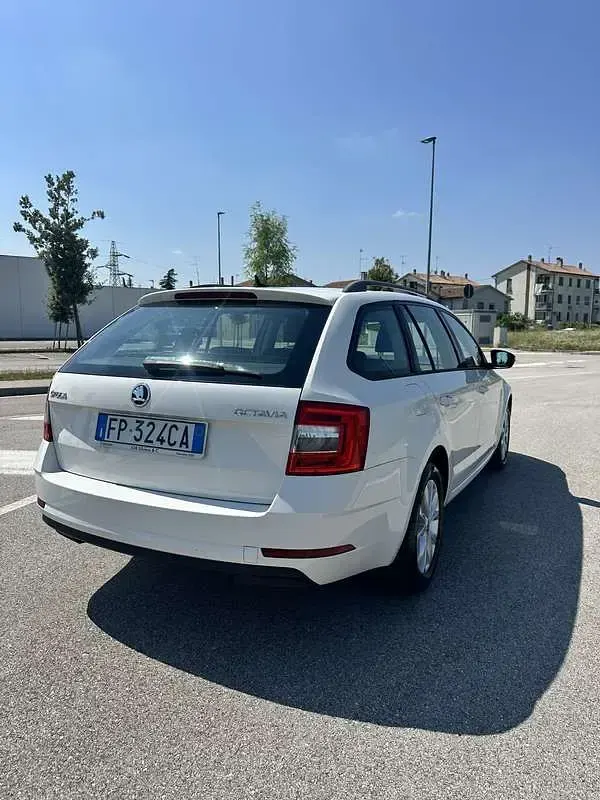 Usata Skoda Octavia 150 CV (110 kW) 2018 Bianco Station wagon