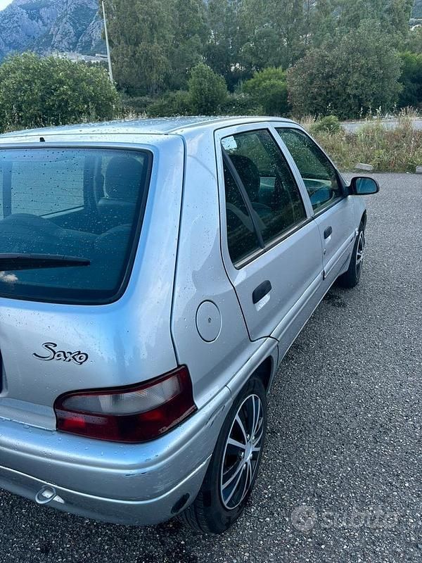 Usata Citroën Saxo 60 CV (44 kW) 2002 Grigio Utilitaria