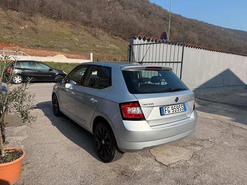 Usata Skoda Fabia Style 75 CV (55 kW) 2017 Argento Berlina