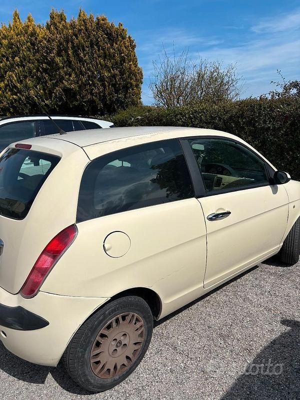 Usata Lancia Ypsilon 60 CV (44 kW) 2005 Utilitaria