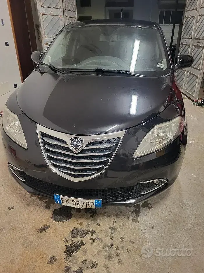 Usata Lancia Ypsilon 95 CV (69 kW) 2011 Nero Utilitaria
