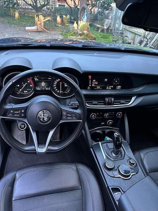 Usata Alfa Romeo Stelvio Executive 209 CV (153 kW) 2019 Blu/azzurro SUV