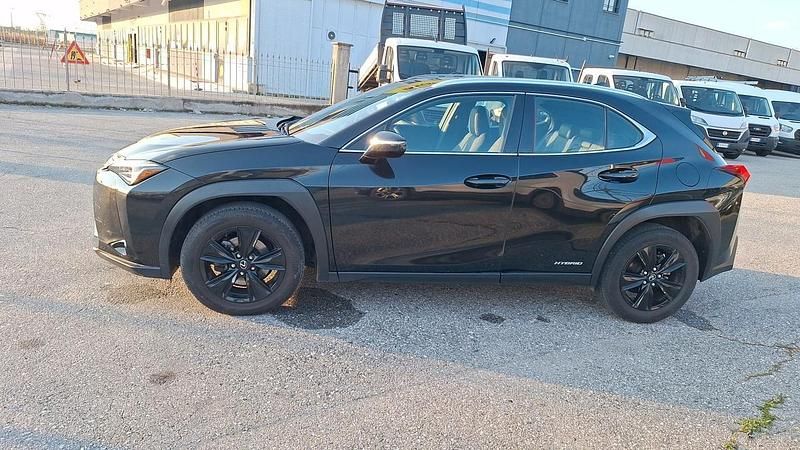 Usata Lexus UX 250h Business Edition 152 CV (111 kW) 2021 Nero SUV