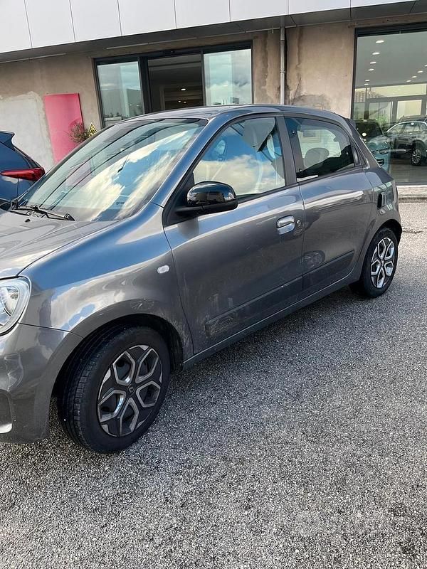 Usata Renault Twingo 65 CV (47 kW) 2023 Grigio Utilitaria