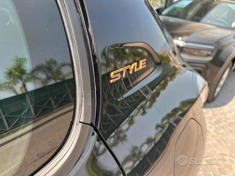 Nuova Peugeot 208 Style 101 CV (74 kW) 2025 Giallo Utilitaria