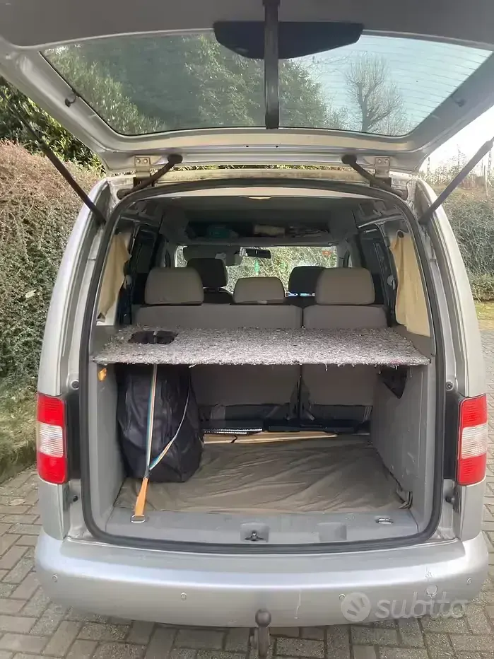 Usata VW Caddy Life 105 CV (77 kW) 2010 Grigio Monovolume
