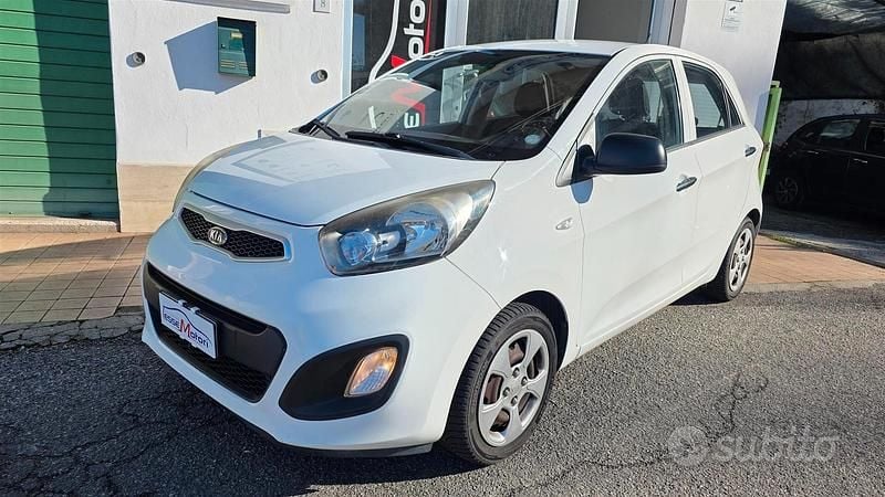 Usata Kia Picanto Style 69 CV (50 kW) 2012 Bianco Utilitaria