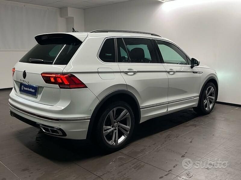 Usata VW Tiguan R-line 150 CV (110 kW) 2022 Bianco SUV