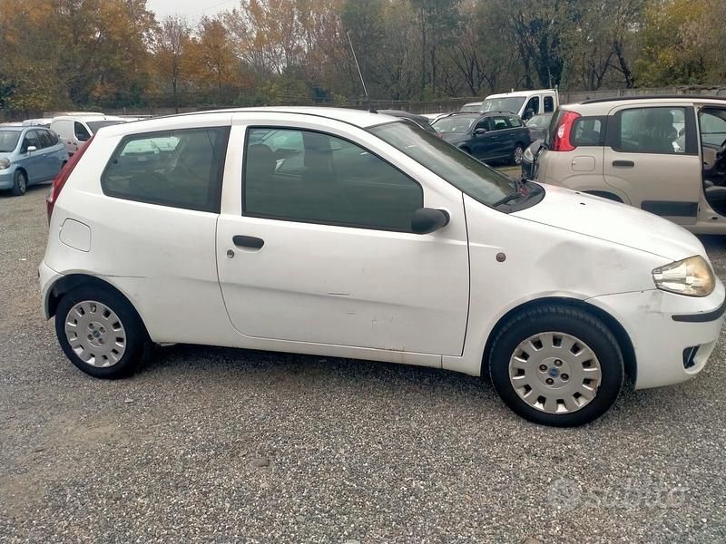 Usata Fiat Punto Classica 59 CV (43 kW) 2008 Bianco Berlina