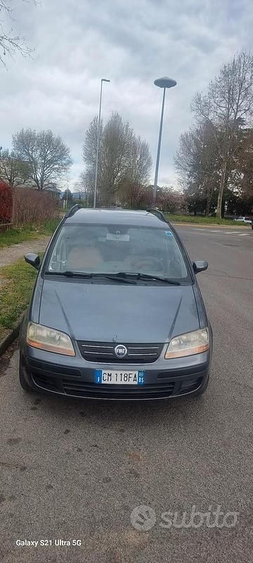 Usata Fiat Idea 101 CV (74 kW) 2004 Monovolume