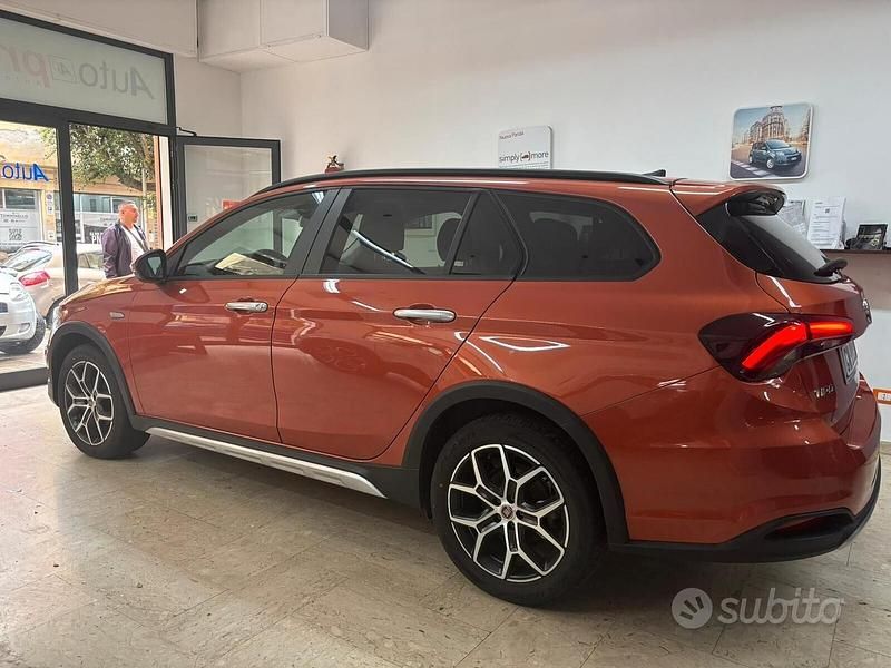 Usata Fiat Tipo Cross Plus 131 CV (96 kW) 2023 Arancione Station wagon