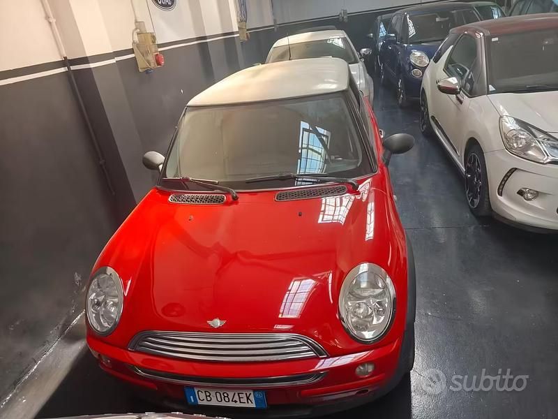 Usata Mini Cooper 116 CV (85 kW) 2002 Rosso Utilitaria