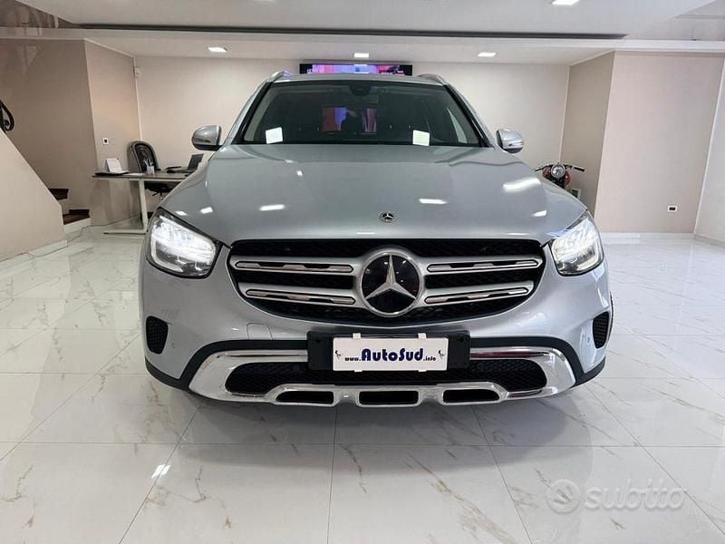 Usata Mercedes GLC220 Business 194 CV (142 kW) 2021 Gray SUV