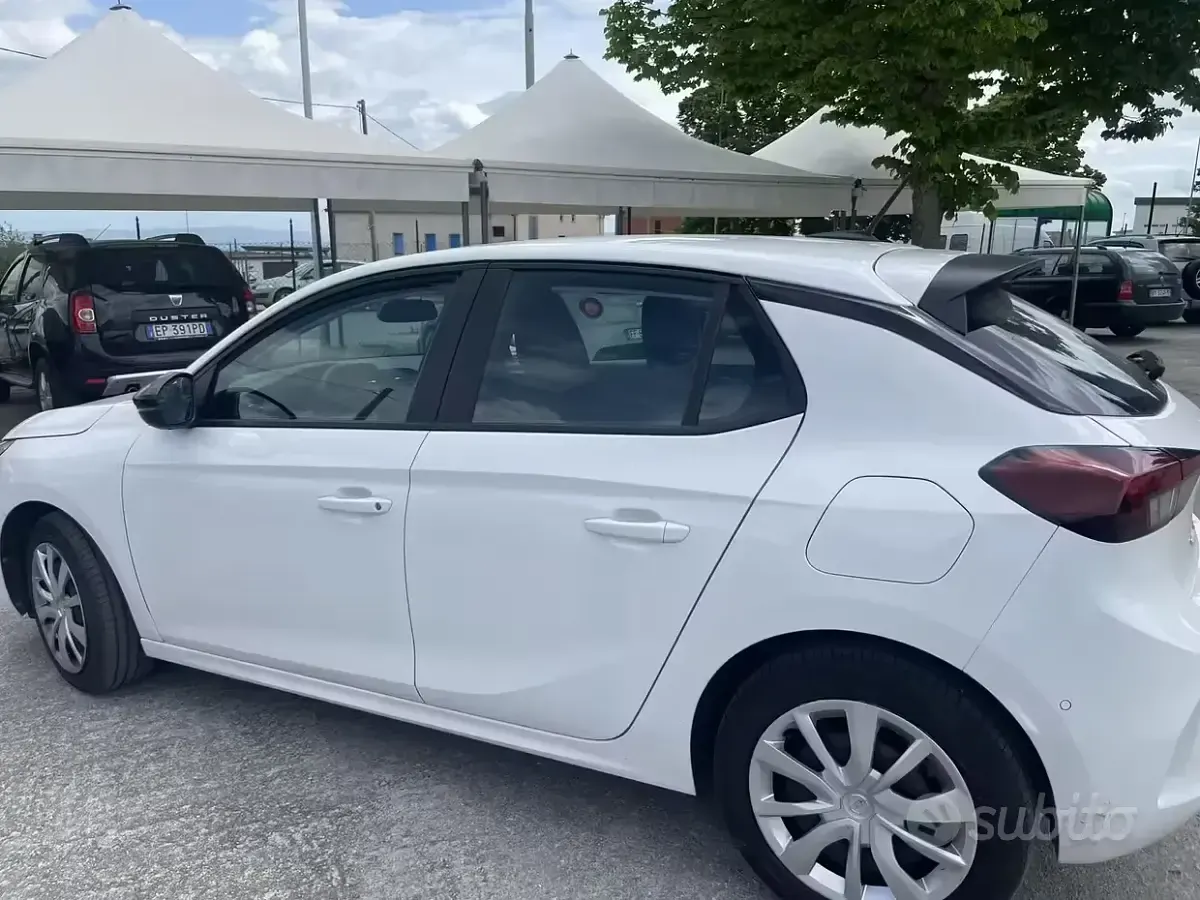 Usata Opel Corsa 75 CV (55 kW) 2024 Bianco Utilitaria