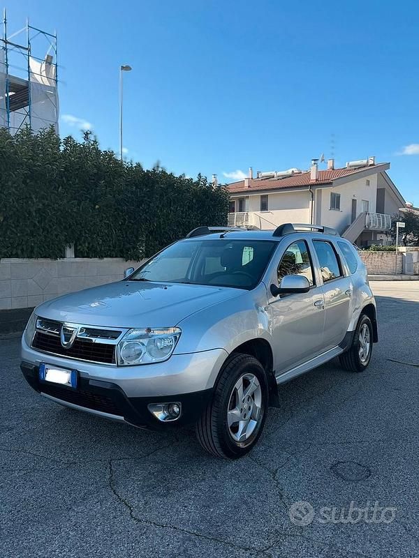 Grigio Usata 2012 Dacia Duster SUV | 4300 € (Super prezzo) - Immagine 1/4