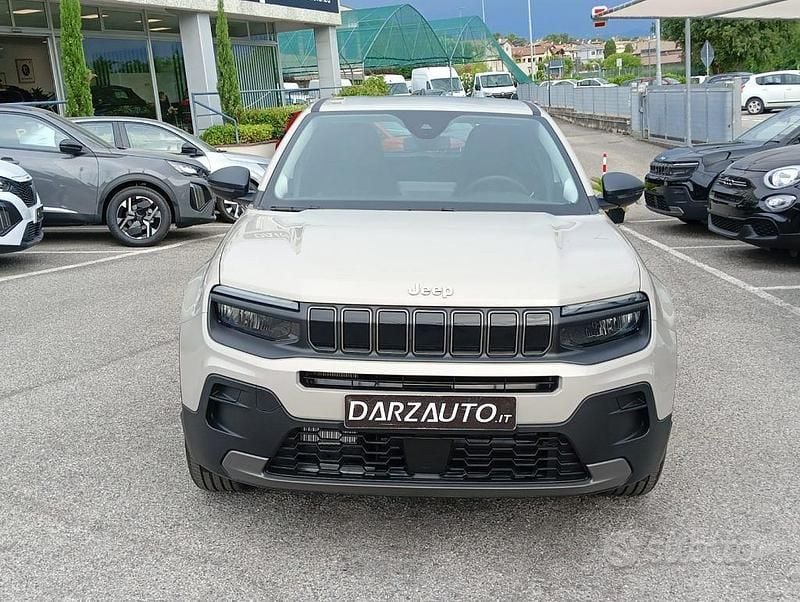 Nuova Jeep Avenger Longitude 101 CV (74 kW) 2025 Grigio(met.) SUV