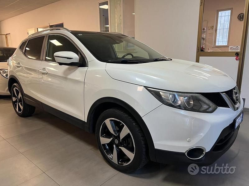 Usata Nissan Qashqai Tekna 131 CV (96 kW) 2016 Bianco SUV