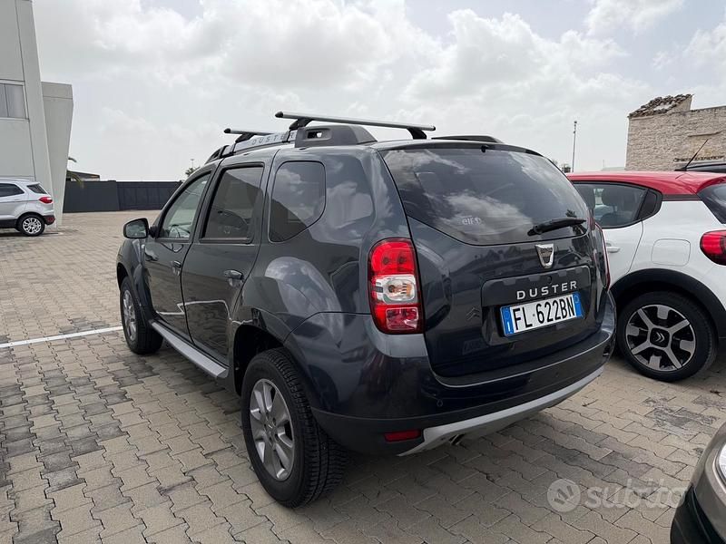 Usata Dacia Duster Lauréate 110 CV (80 kW) 2017 Grigio SUV