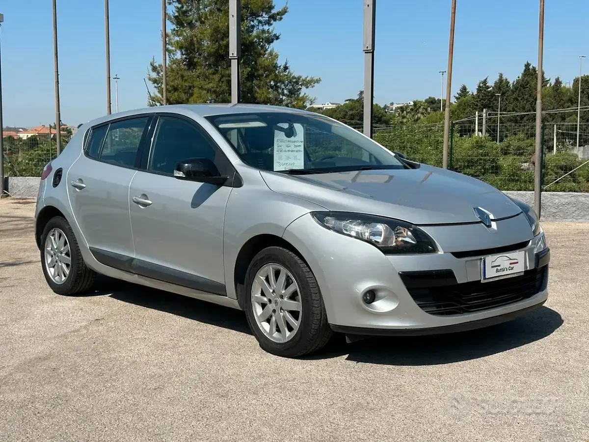 Usata Renault Mégane GT Line GT-Line 110 CV (80 kW) 2011 Grigio Berlina